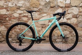 Bianchi Via Nirone 7 Aluminium Gravel Einsteiger-Modell in traditionellem Celeste